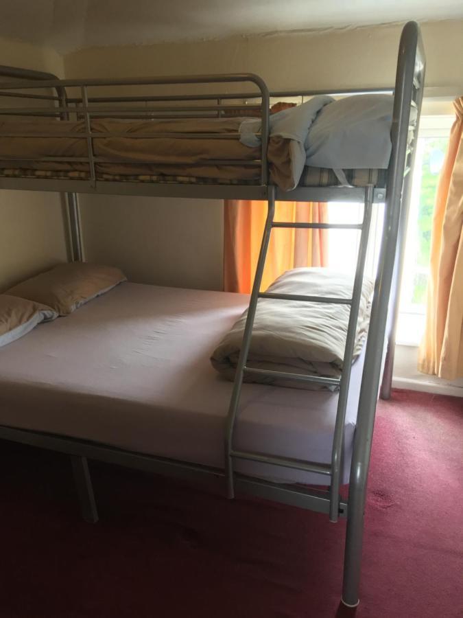 Pantyrathro International Hostel Кармартън Екстериор снимка