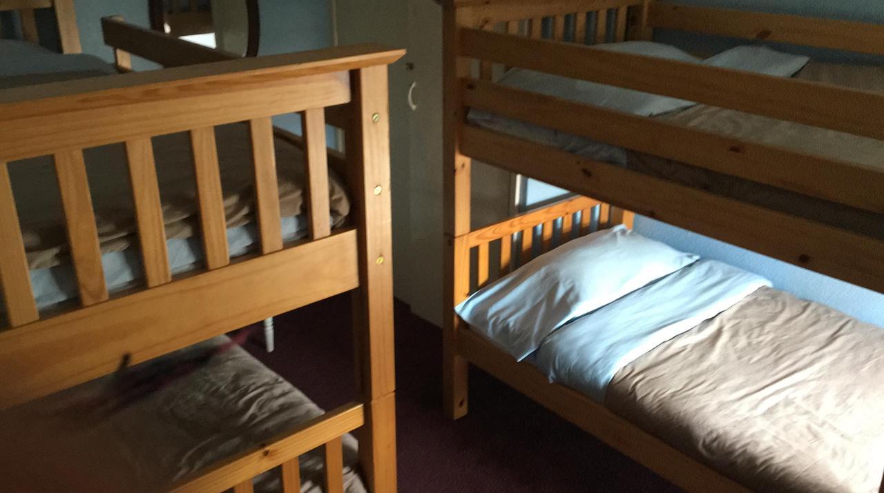 Pantyrathro International Hostel Кармартън Екстериор снимка