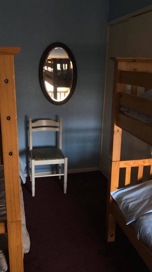 Pantyrathro International Hostel Кармартън Екстериор снимка