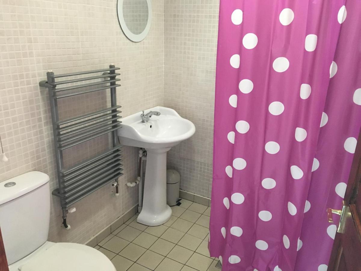 Pantyrathro International Hostel Кармартън Екстериор снимка